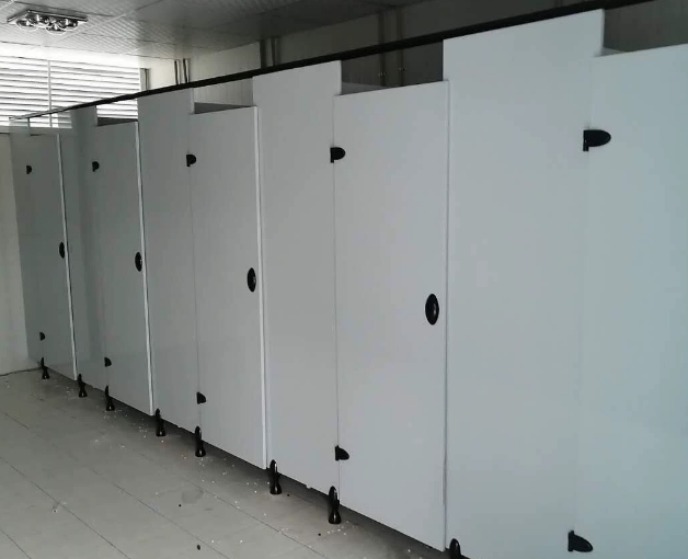 嘉兴卫生间隔断厂家：卫生间隔断尺寸标准一般是多少